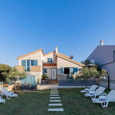 Holiday home Holiday Victoria By Interhome *