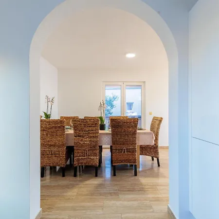 Holiday Victoria By Interhome *
