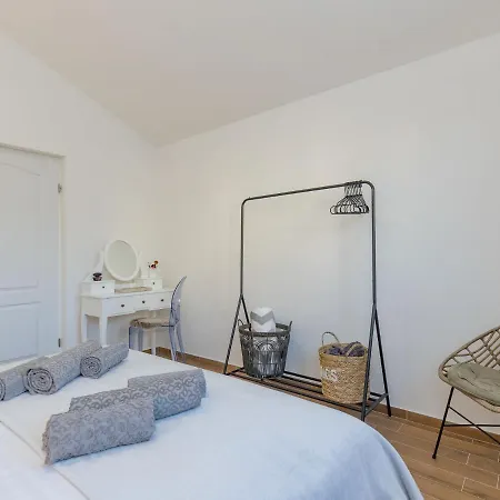 Holiday Victoria By Interhome